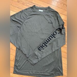 Columbia Men's Grey and Navy Long Sleeve Shirt